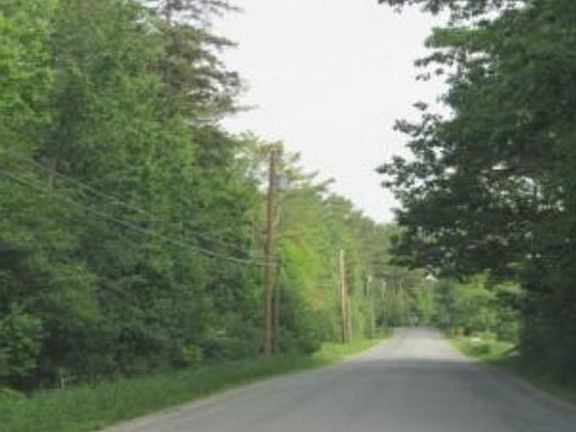 Exterior Neighborhood (street photo)
