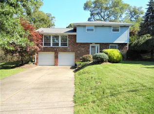 1333 Foxwood Dr, Monroeville, PA