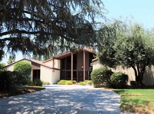 3030 W Iris Ave, Visalia, CA 93277