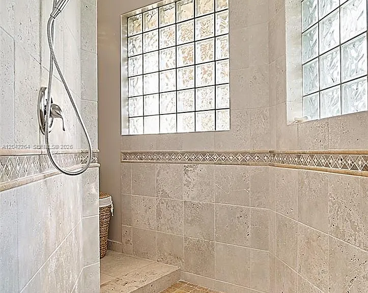6807 NW 66th Way — Photo 22