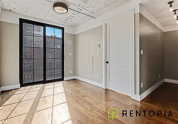 5th image of 187 Kent Ave #401