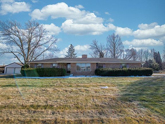 2nd image of 2625 4 1/2 Mile ROAD