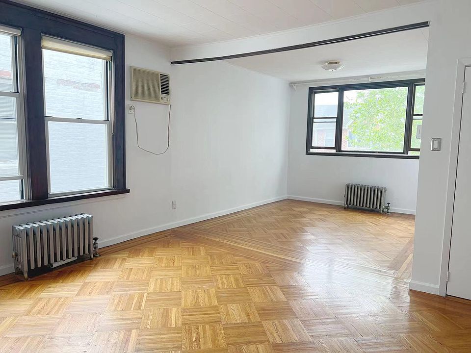 1st image of 66 Bay 8 St