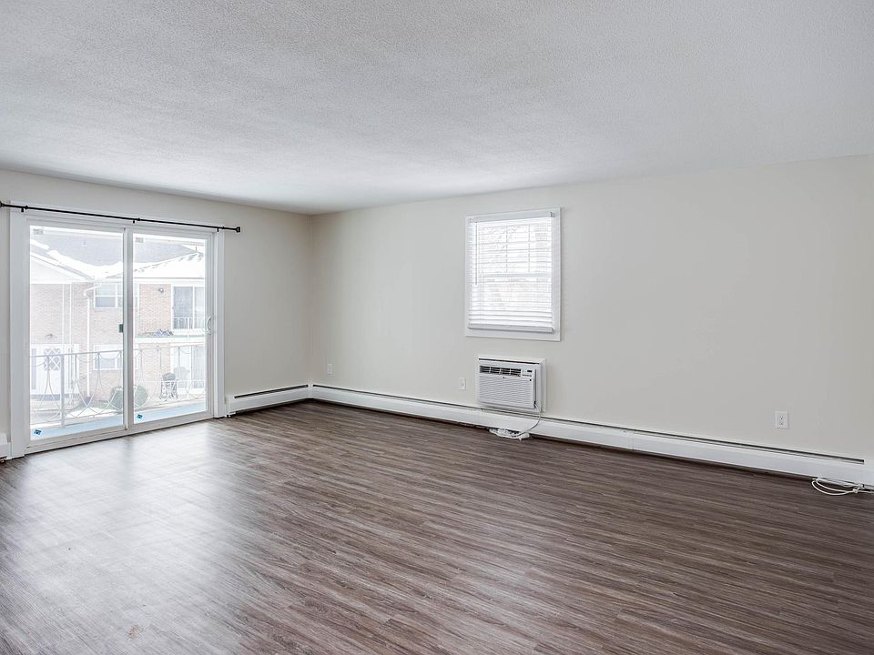 1st image of 3650 Monroe Ave #22