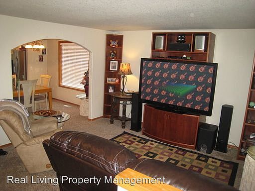 5th image of 16317 NE 88th Way