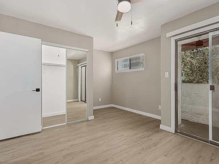 736 S Farmer Ave — Photo 10