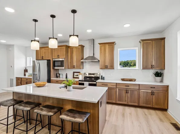 6683 Linnet Ln, Middleton, WI 53562