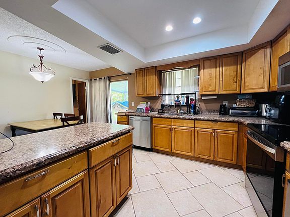 5th image of 857 Scott Drive
