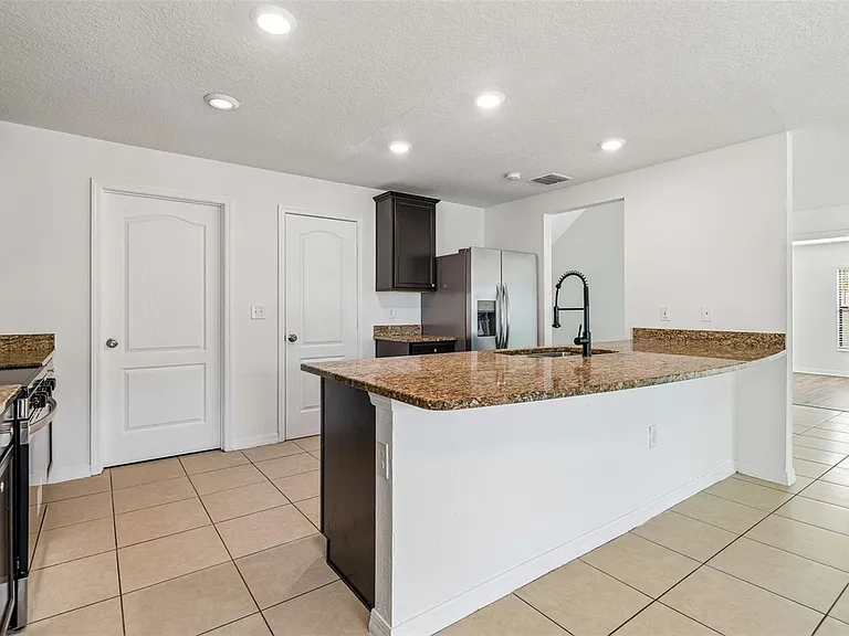 1009 Culbreath Green Ct — Photo 7