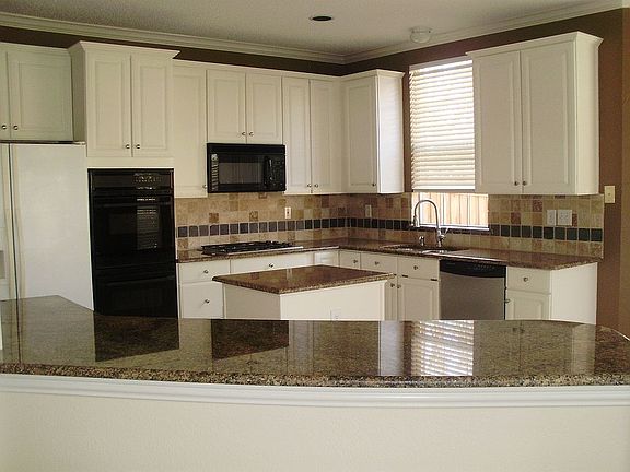 2nd image of 3204 Abingdon Dr