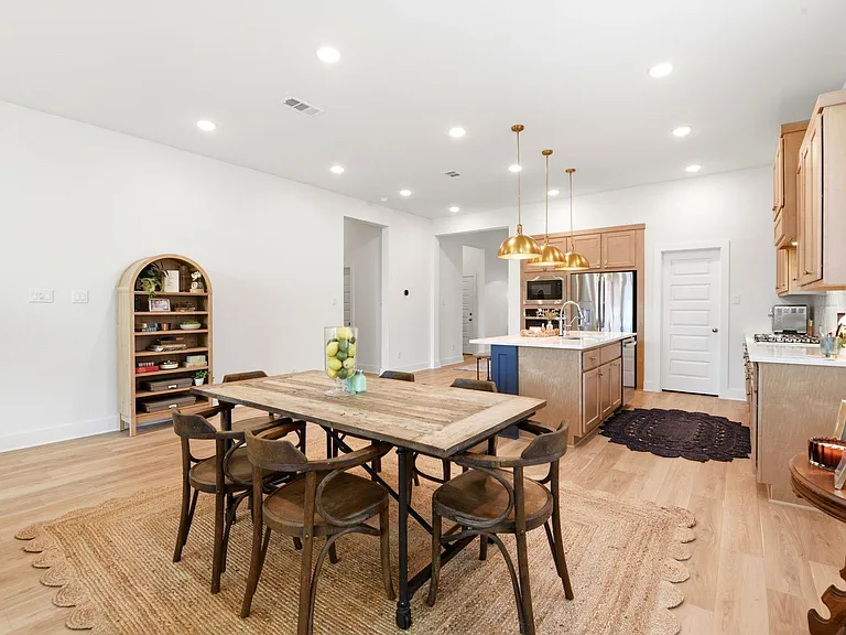 27927 Spring Falls Ct — Photo 14