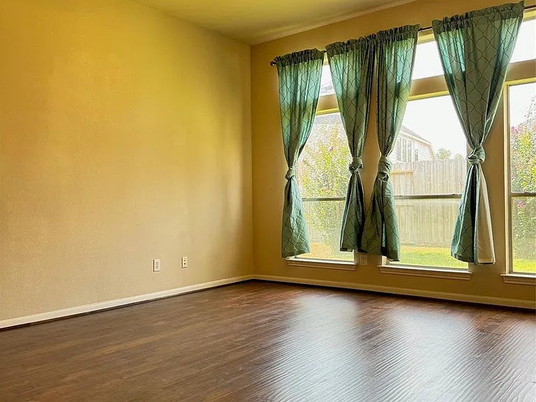 27926 Barberry Banks Ln — Photo 27