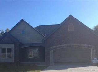 2307 Buttercup Cir, Sellersburg, IN 47172