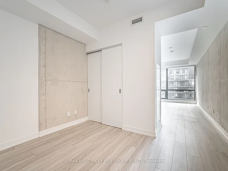 458 Richmond St W #806 — Photo 16