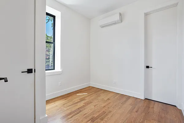 Rented by Skyhigh Realty NYC LLC | media 30