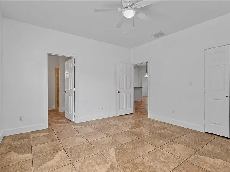 2514 Bennington St — Photo 21