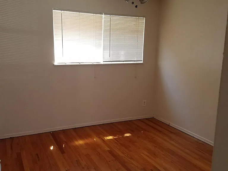 Maplewood Square Apartments — Photo 40