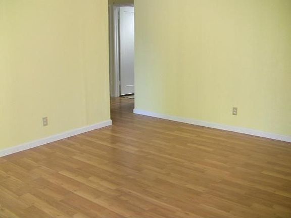 5th image of 380 Arcade Blvd