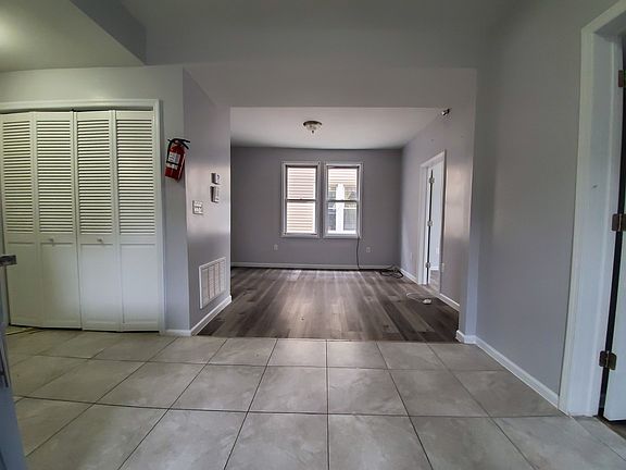4th image of 90 Pearsall Ave #4E