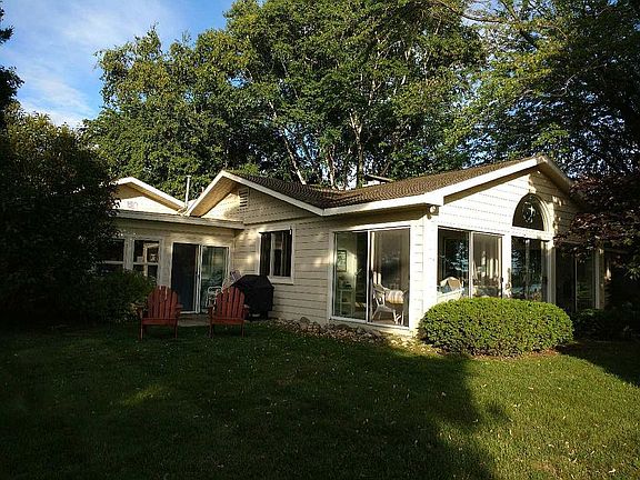 5th image of 122 Mitchell Dr