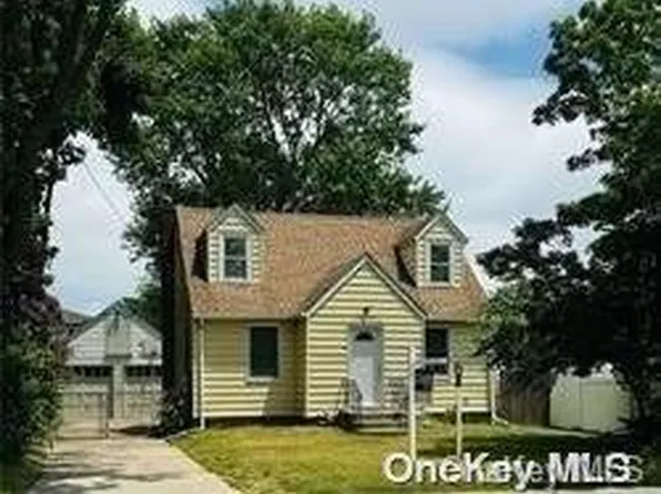 99 E 3rd Street, Deer Park, NY 11729