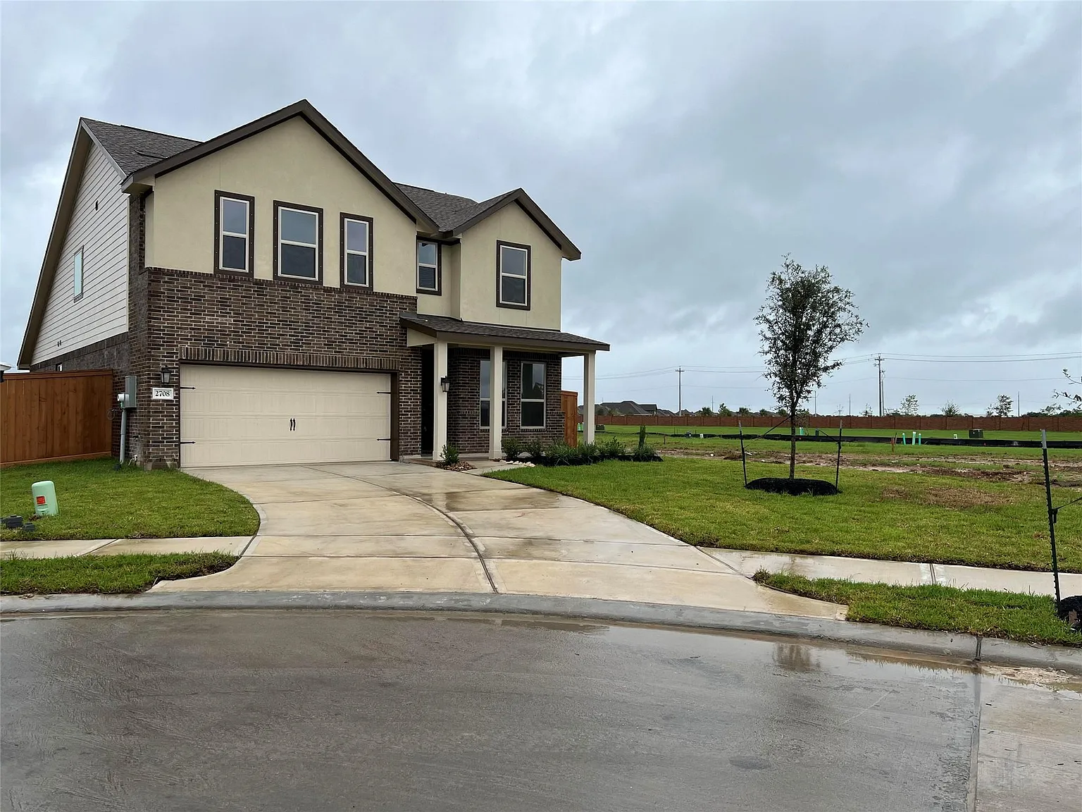 3 bed, 2.5 bath, 2539 sqft, $2,900 — Photo 2