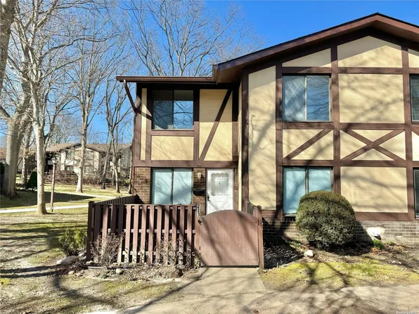 213 Cambridge Drive #213, Port Jefferson Station, NY 11776