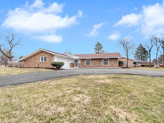 3rd image of 411 Sugar Creek Dr