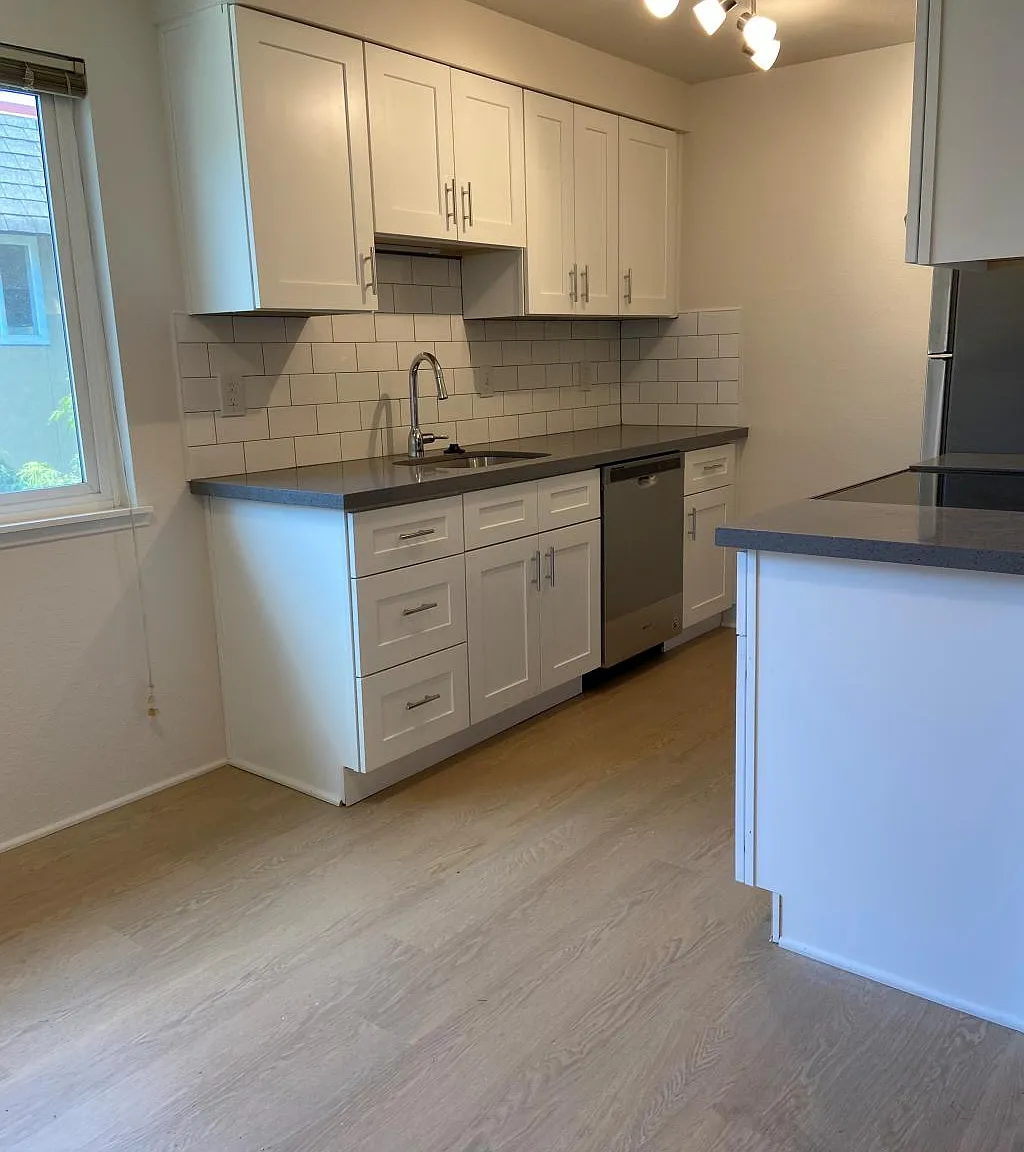 52nd Street Apts - 2 Bedrooms — Photo 4