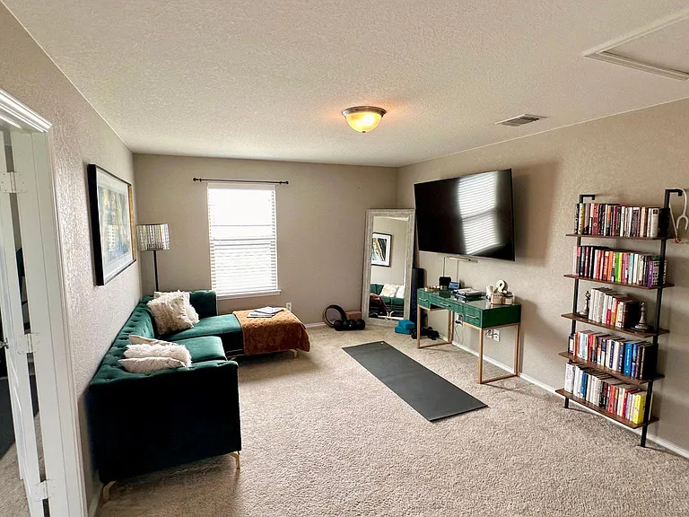 6402 Gerber Mdw — Photo 9