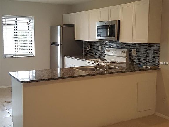 3rd image of 227 Somerset Cir N