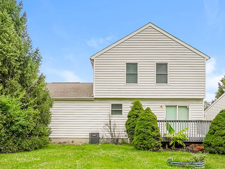 5525 Boucher Dr — Photo 18