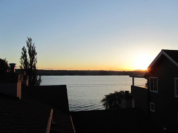 2nd image of 11535 Holmes Point Dr NE
