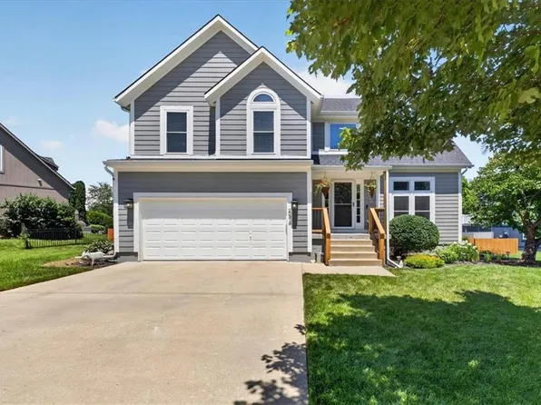 20316 W 219th St, Spring Hill, KS 66083