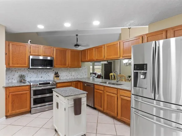 410 Forest Hills Drive, League City, TX 77573