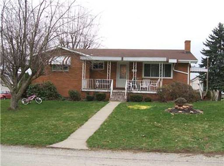1st image of 220 Sherwood Cir