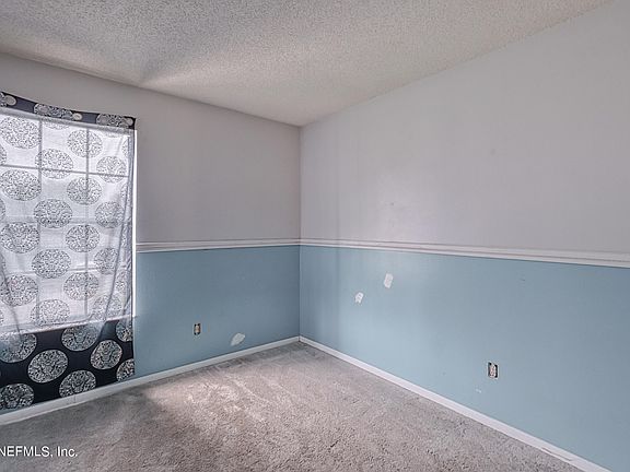 5th image of 8105 Sable Woods Dr N