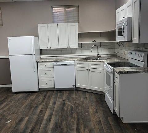 4th image of 2047 E Cherry St #120