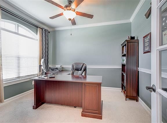 4th image of 2803 Waverley Dr