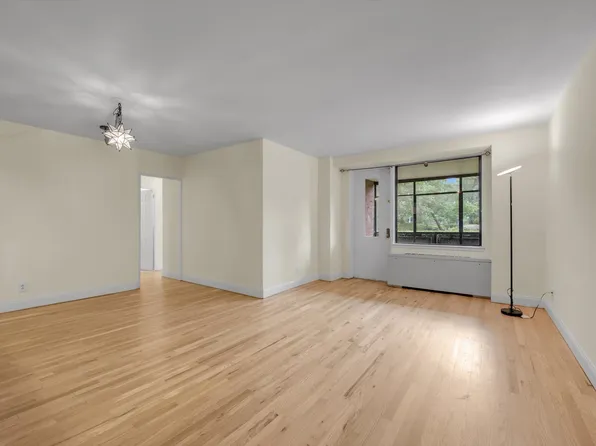4705 Henry Hudson Parkway 1J image 3 of 23