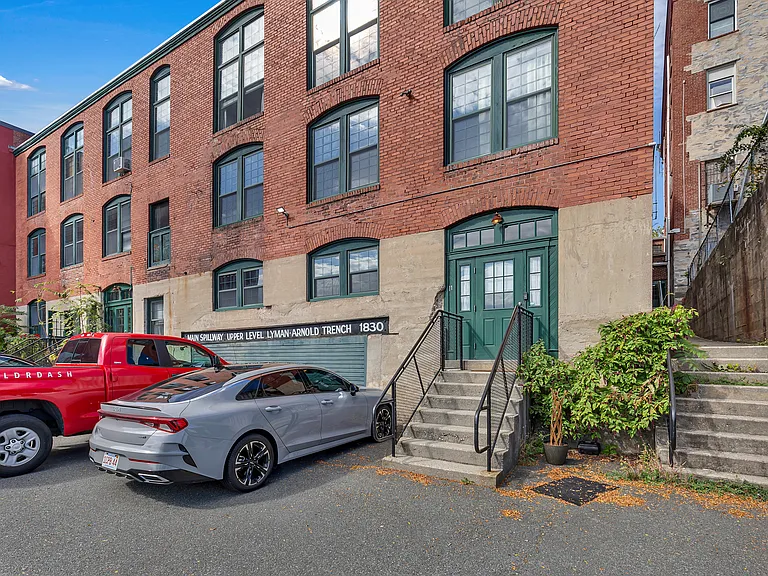 83 Main St #9 — Photo 17