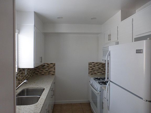 3rd image of 3711 Emerald St