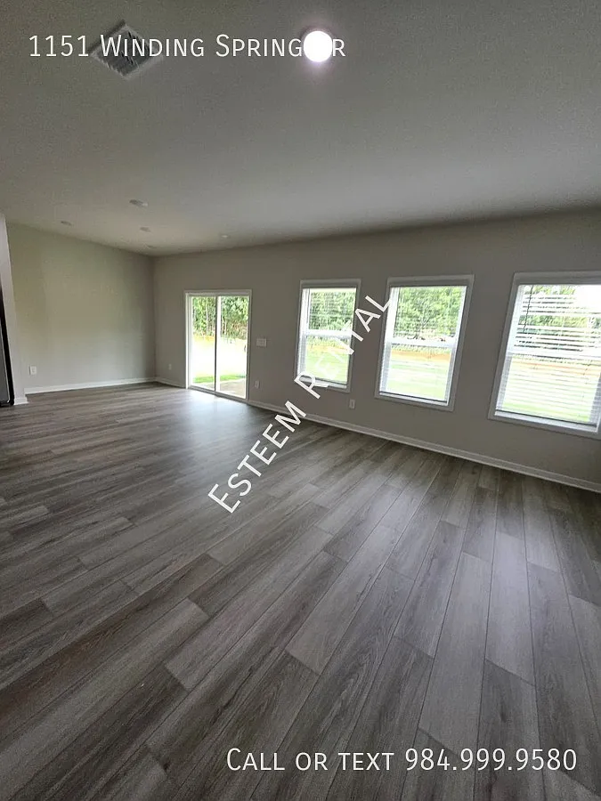 5 bed, 2674 sqft, $2,595 — Photo 4