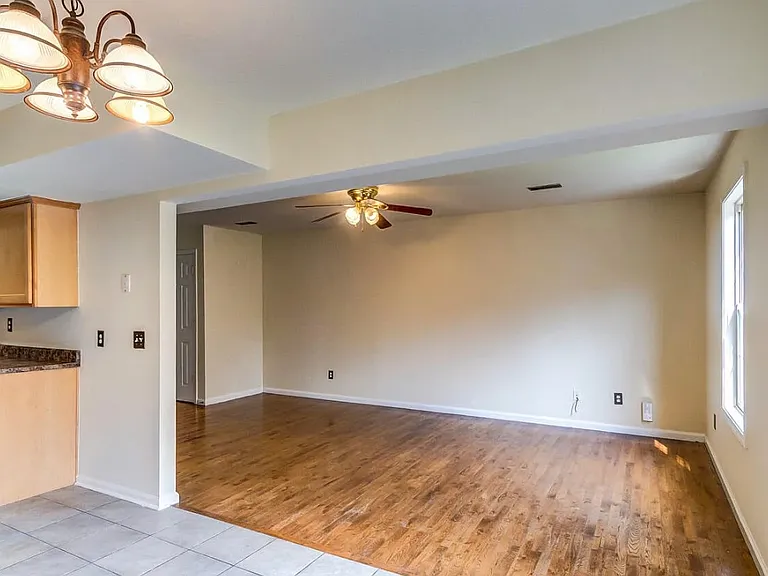 578 Hampton Way #A — Photo 9
