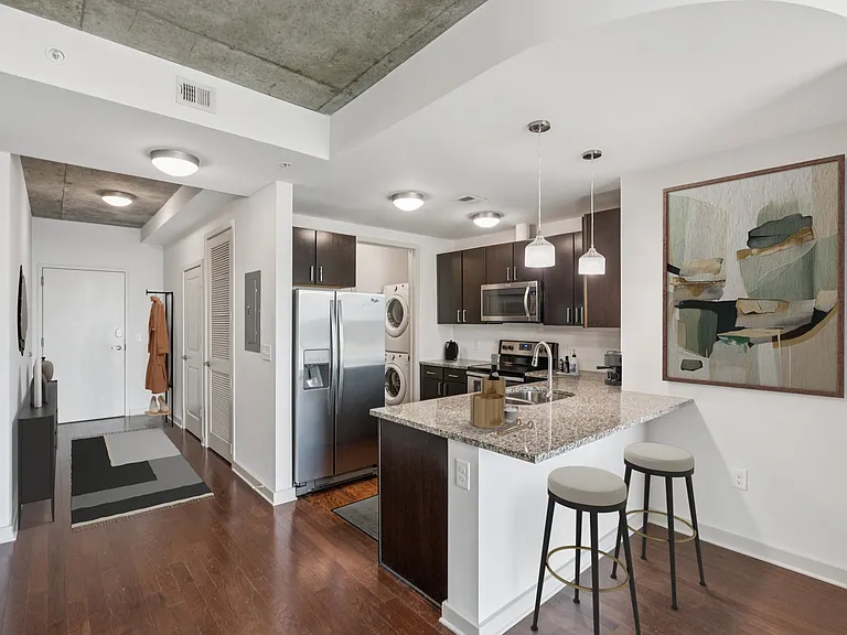 SkyHouse Buckhead — Photo 31