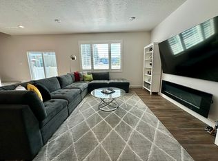 1977 N Red Yearling Dr, Saratoga Springs, UT 84045