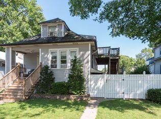 1747 Hartrey Ave, Evanston, IL