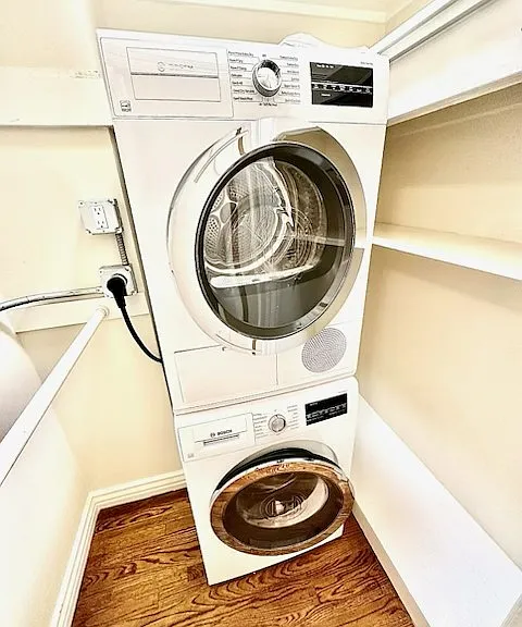 Unit #504 IN-UNIT WASHER and DRYER!