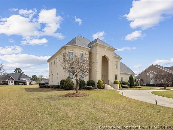 4th image of 245 Stoneleigh Dr