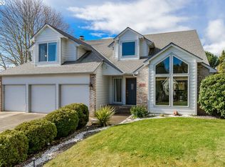 2457 SW Maplewood Dr, Dallas, OR 97338